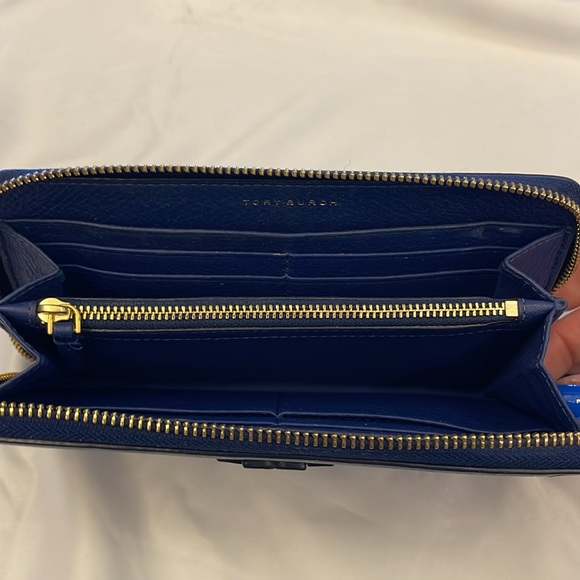 Tori Burch Full Size Leather Wallet. - Picture 3 of 3